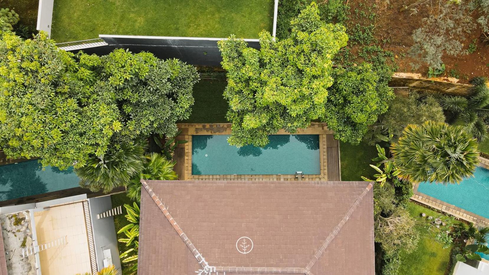Oyama City View Villa 4 Bedrooms With A Private Swimming Pool Бандунг Экстерьер фото