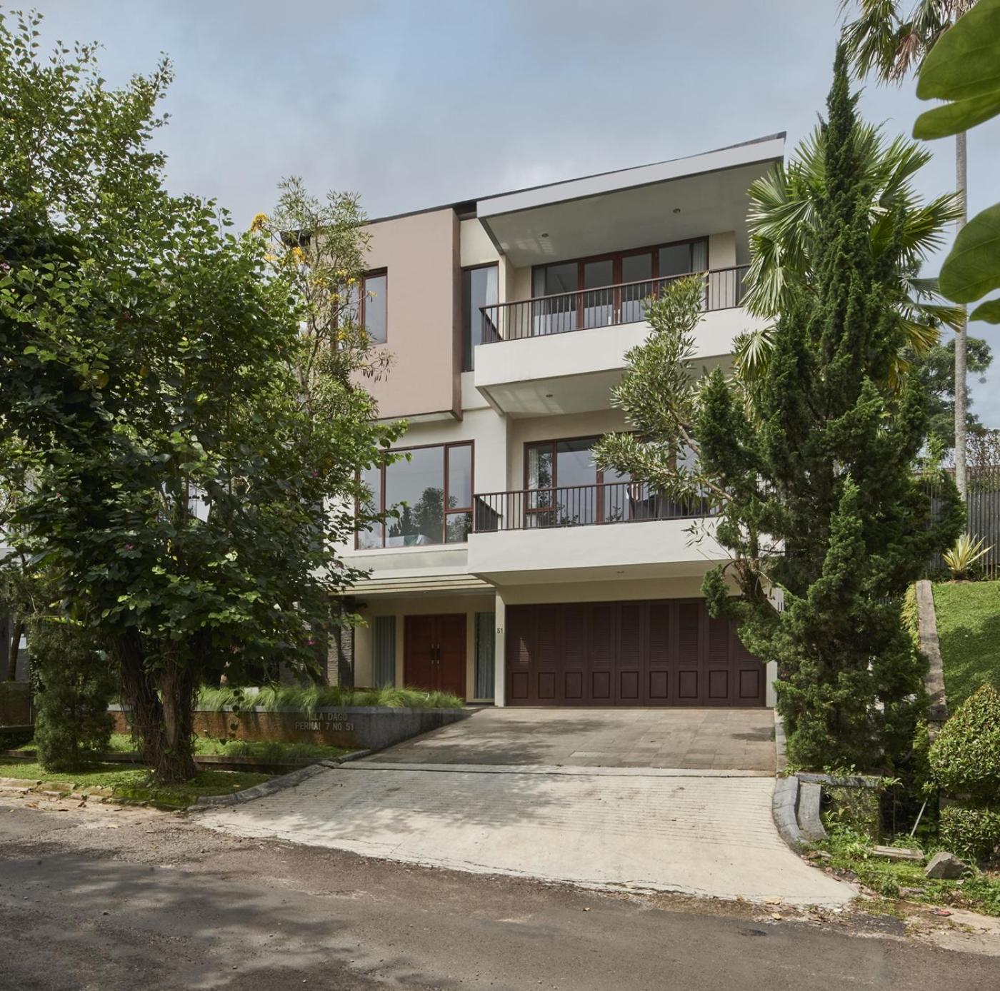 Oyama City View Villa 4 Bedrooms With A Private Swimming Pool Бандунг Экстерьер фото